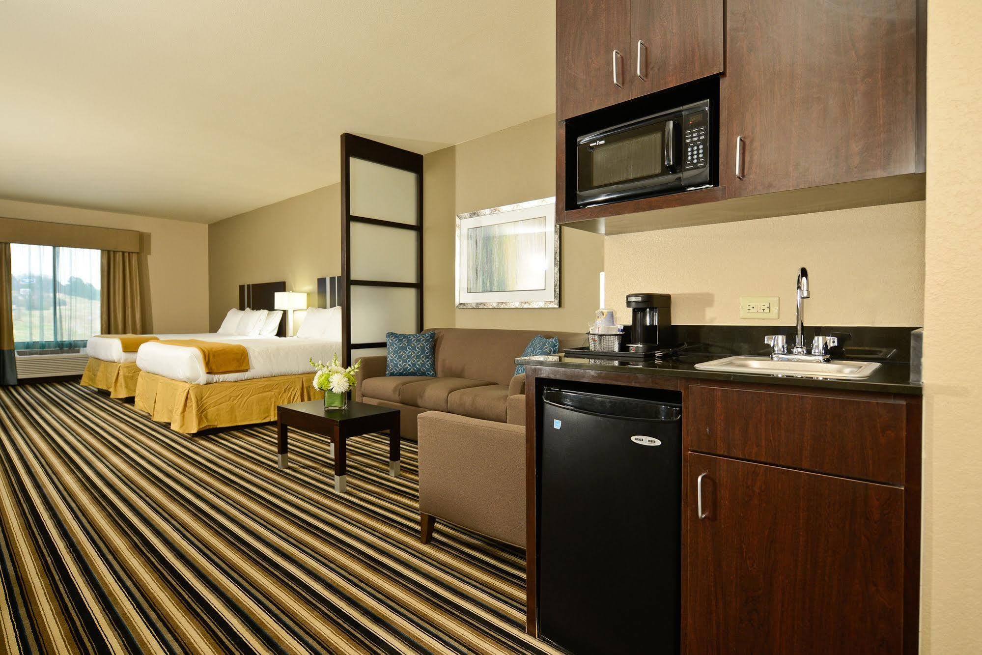 Holiday Inn Express & Suites Forrest City, An Ihg Hotel Værelse billede